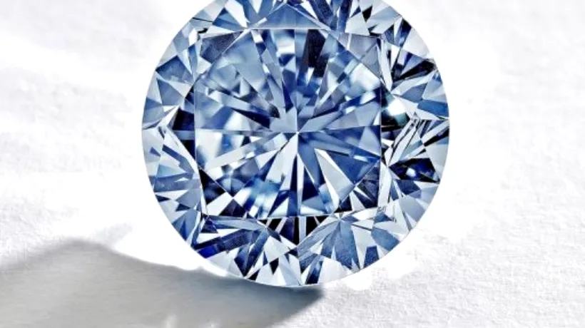 Un diamant albastru foarte rar, estimat la 20 de milioane de dolari, scos la licitație la Hong Kong