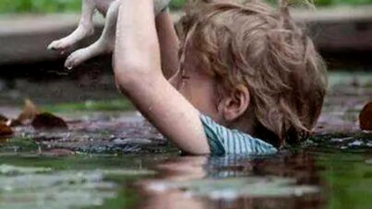 Balcanii, loviți de cele mai grave inundații din ultimul secol. Guvernul român anunță CUM AȘTEAPTĂ VIITURA pe Dunăre