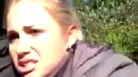 Turiști atacați de o girafă în Africa de Sud. VIDEO