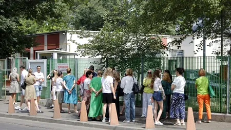 Din această toamnă, elevii îmbrăcați nepotrivit pot fi dați afară din ȘCOALĂ. Ce mai prevede regulamentul de funcționare a instituțiilor de învățământ