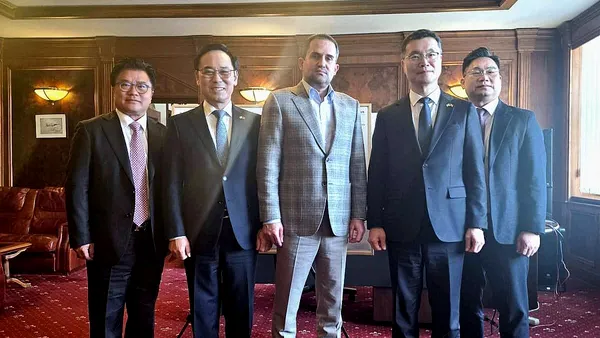 Ciprian Șerban s-a întâlnit cu delegația sud-coreeană a companiei Hyundai Rotem. „Proiectul DACIA, o propunere amplă care vizează localizarea producției de material rulant în România”