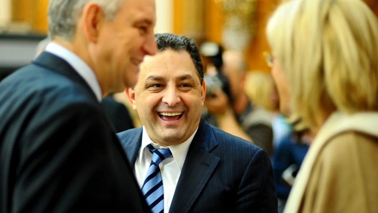 CONGRES PSD. Vanghelie: „Trăim într-o nebuloasă, nu mai spun cuvântul mangleală că este urât