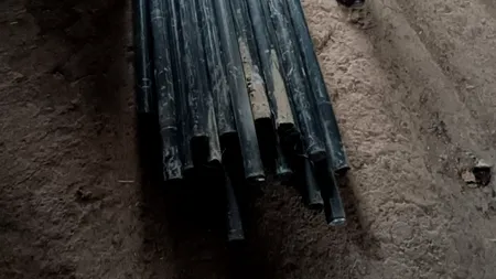 Un bărbat a furat țevile de la indicatoarele rutiere din două localități din Mehedinți