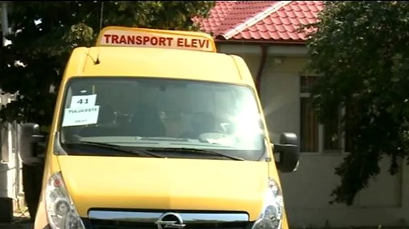 Ce număr are acest microbuz școlar, distribuit recent de Guvern în județul Argeș