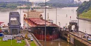 <span style='background-color: #c1a700; color: #fff; ' class='highlight text-uppercase'>ECONOMIE</span> Seceta blochează TRAFICUL maritim prin Canalul Panama. Întreruperile în lanțul global de aprovizionare COSTĂ transportatorii milioane de dolari