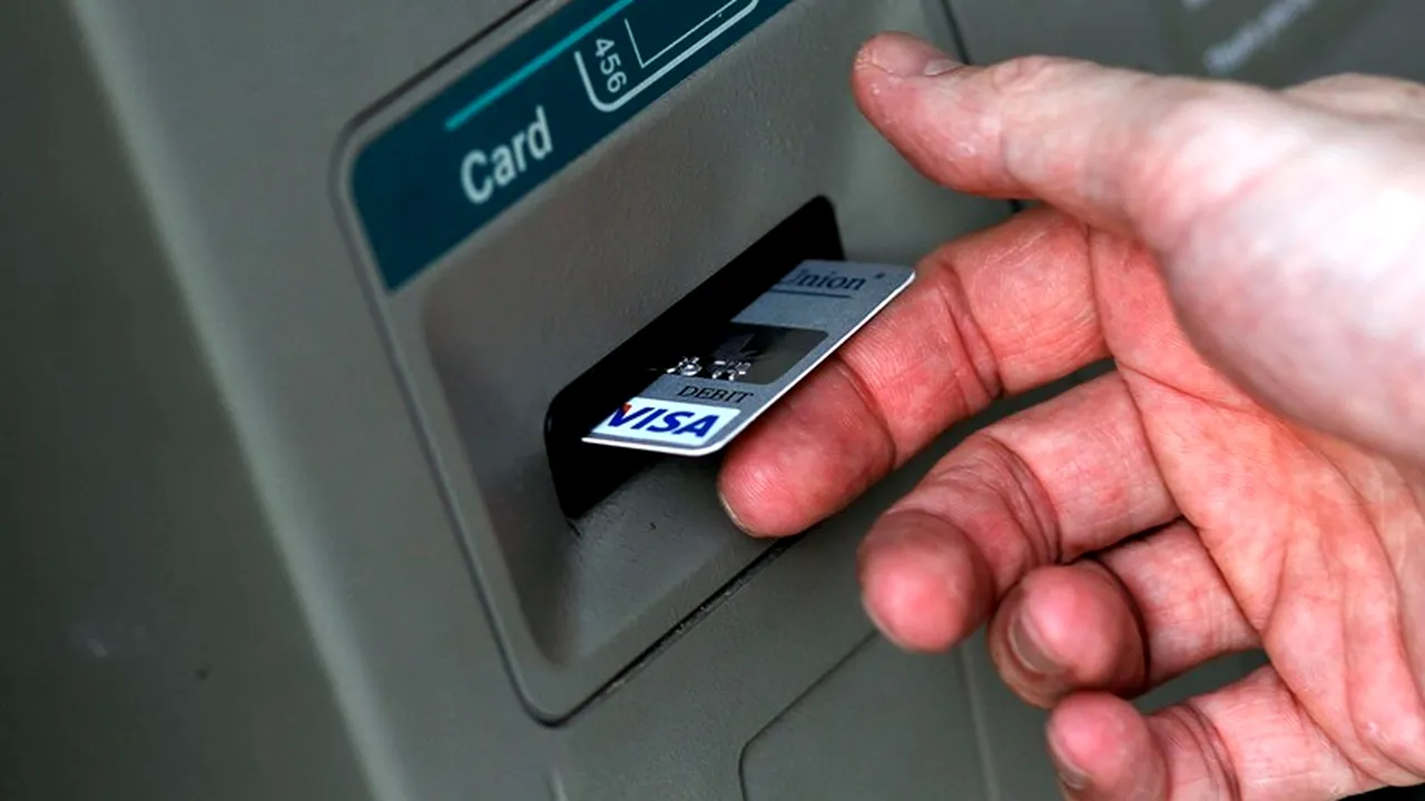 Doi tineri români susțin că au fost răpiți de un individ pe nume 