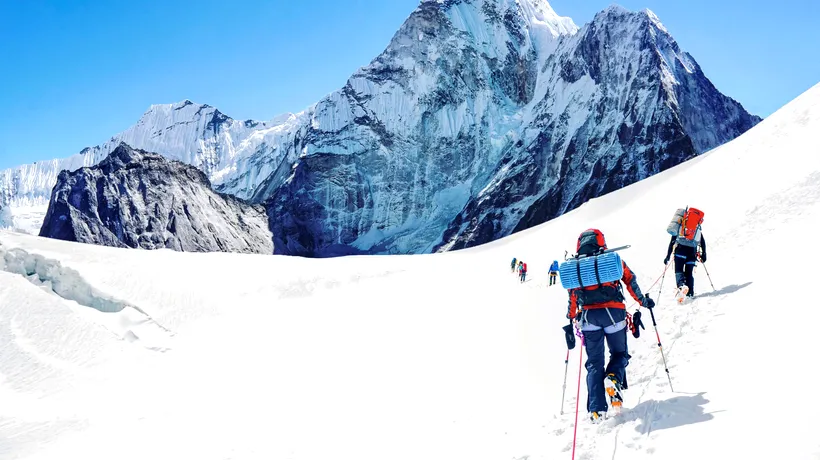 China interzice expedițiile în Munții Himalaya din cauza situației sanitare din Nepal. Ce se întâmplă cu expediția lui Horia Colibășanu