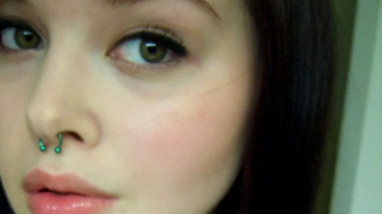 Frumusețea, cu alt chip. Cum arată de fapt această tânără