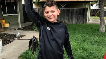 Un băiat de 11 ani s-a sinucis în timpul orelor online, de pe Zoom!  „Gândurile noastre sunt alături de familie și de toți cei afectați de acest eveniment tragic”