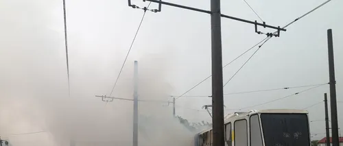 Tramvai cuprins de flăcări, în Craiova. Vatmanul, în exclusivitate pentru GÂNDUL.RO: „Am auzit o bubuitură de la un fulger” (VIDEO)
