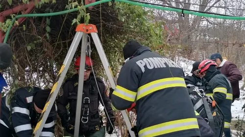 Un bărbat de 41 de ani din Neamț a murit, după ce a căzut într-o fântână adâncă de aproximativ 10 metri