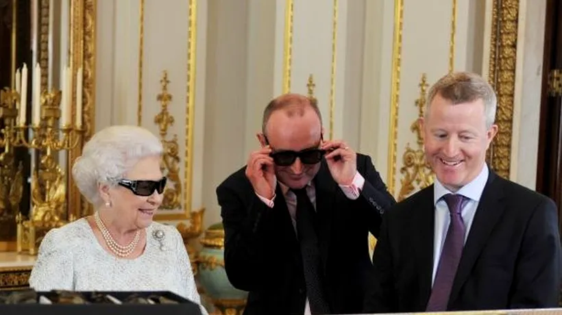 VIDEO. De ce a purtat Regina Elisabeta a II-a ochelari 3D  cu cristale Swarowski