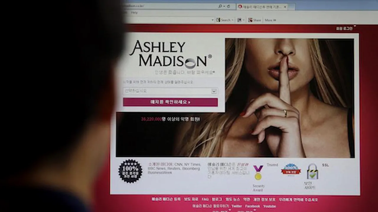 Cel puțin două persoane s-au sinucis după ce hackerii au publicat date confidențiale din cel mai cunoscut site pentru aventuri extraconjugale