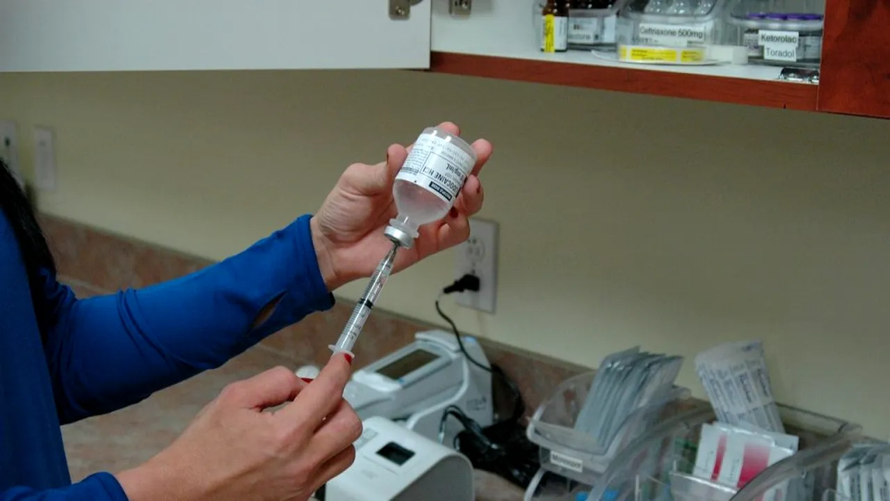 Când trebuie să începem să ne vaccinăm împotriva gripei și cât de predispuși sunt copiii? Semnalul de alarmă al medicilor: „Vor fi vremuri grele. Simptomatologia gripei și a virusului COVID-19 sunt asemănătoare” (EXCLUSIV)