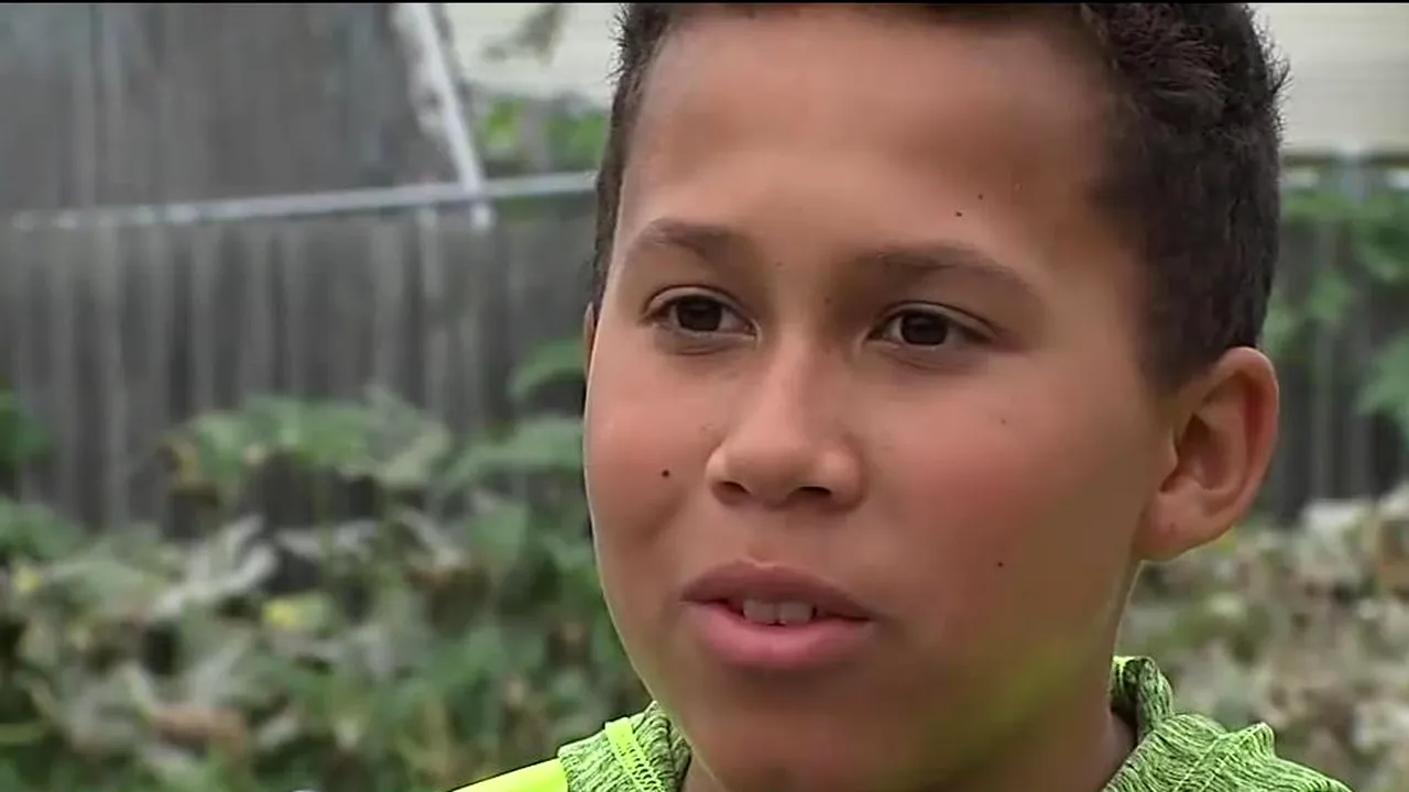 Gestul emoționant pe care l-a făcut un băiat după moartea tatălui său biologic, pe care nu l-a cunoscut niciodată 