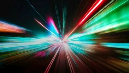 VIDEO: Ce ai vedea dacă ai putea călători cu viteza luminii?