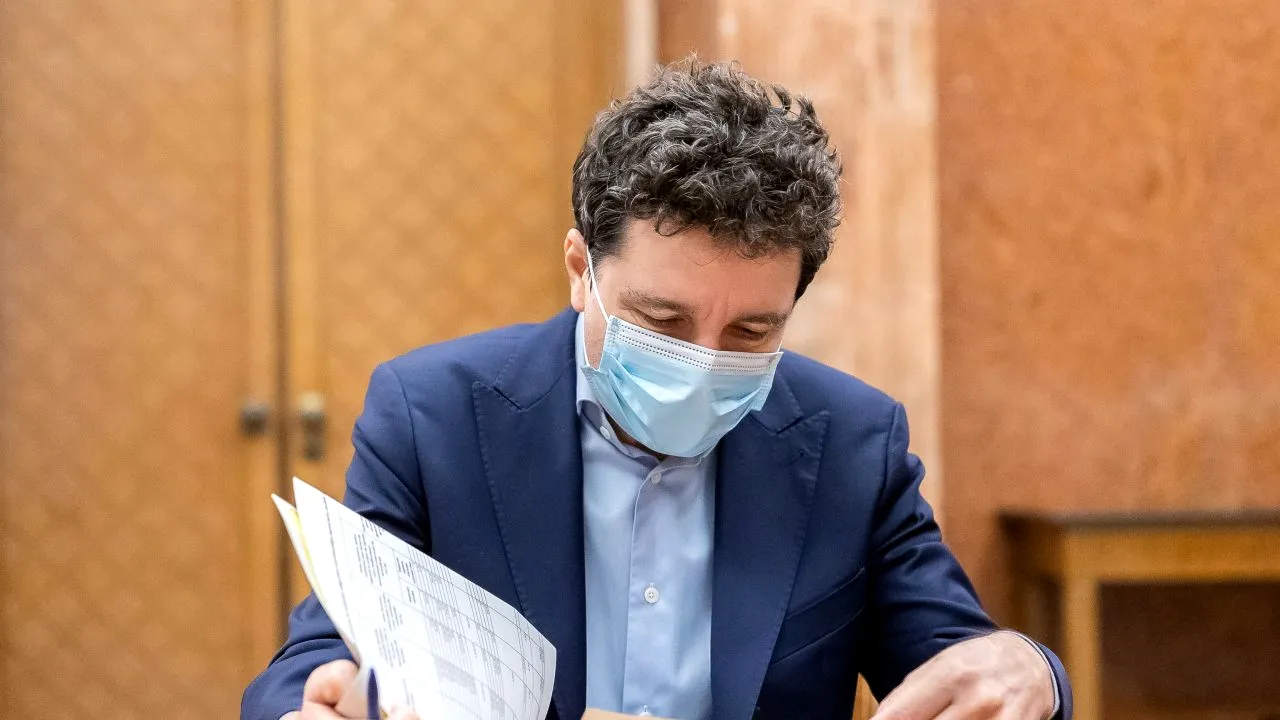Nicușor Dan le promite locuitorilor Capitalei că nu vor plăti mai mult pe gigacalorie lunile următoare. „Bucureştenii nu plătesc pierderile din reţea”