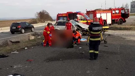 VIDEO | Un șofer în vârstă de 73 de ani a murit într-un grav accident rutier, produs pe un drum din județul Cluj