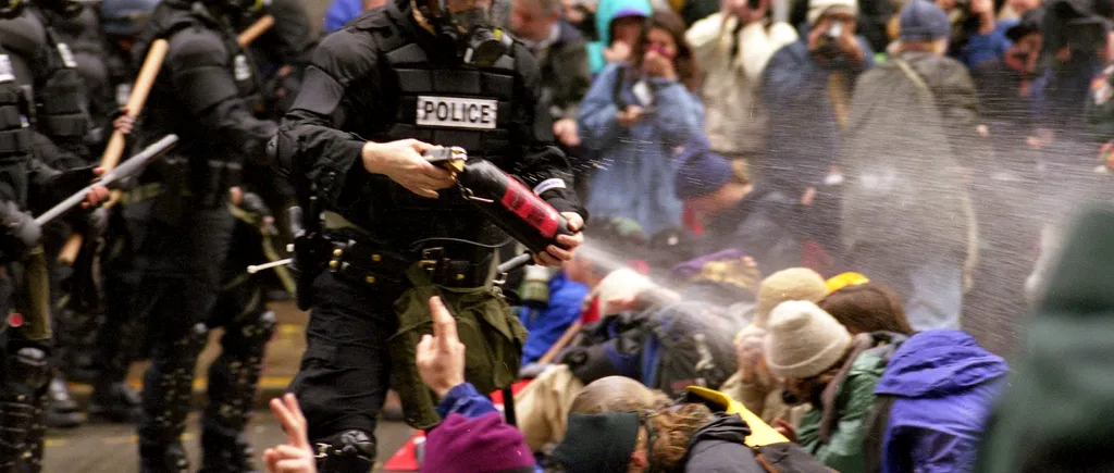 AMERICA. Confruntări violente în Seattle. Protestatarii, puși pe fugă de polițiști. Zona Autonomă, desființată!