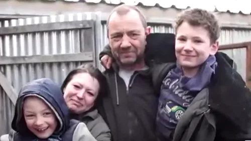 Mărturii cutremurătoare ale unei familii de ucraineni terorizate de soldații ruși: „M-au scos de 4 ori afară să mă împuște, dar n-au reușit. Erau prea beți”