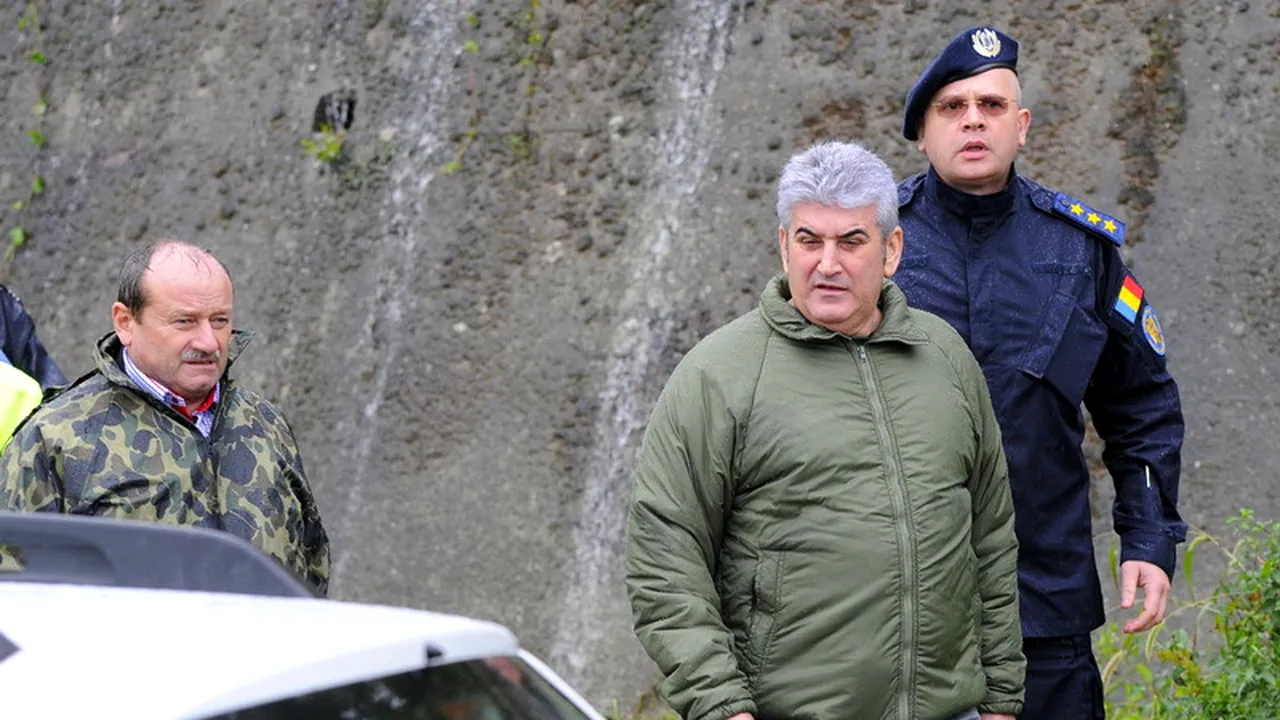 Ministrul Gabriel Oprea unei maici care i-a cerut ajutor pentru refacerea unui drum: Mai sunt oameni ce trebuie ajutați