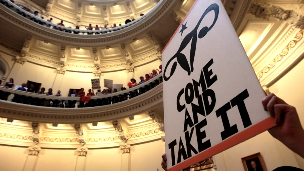 Statul Texas a votat una dintre cele mai restrictive legi privind avortul