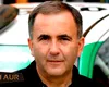 Cât de des trebuie să te uiți, de fapt, în oglinzi, când conduci o mașină, potrivit expertului în conducere defensivă, Titi Aur