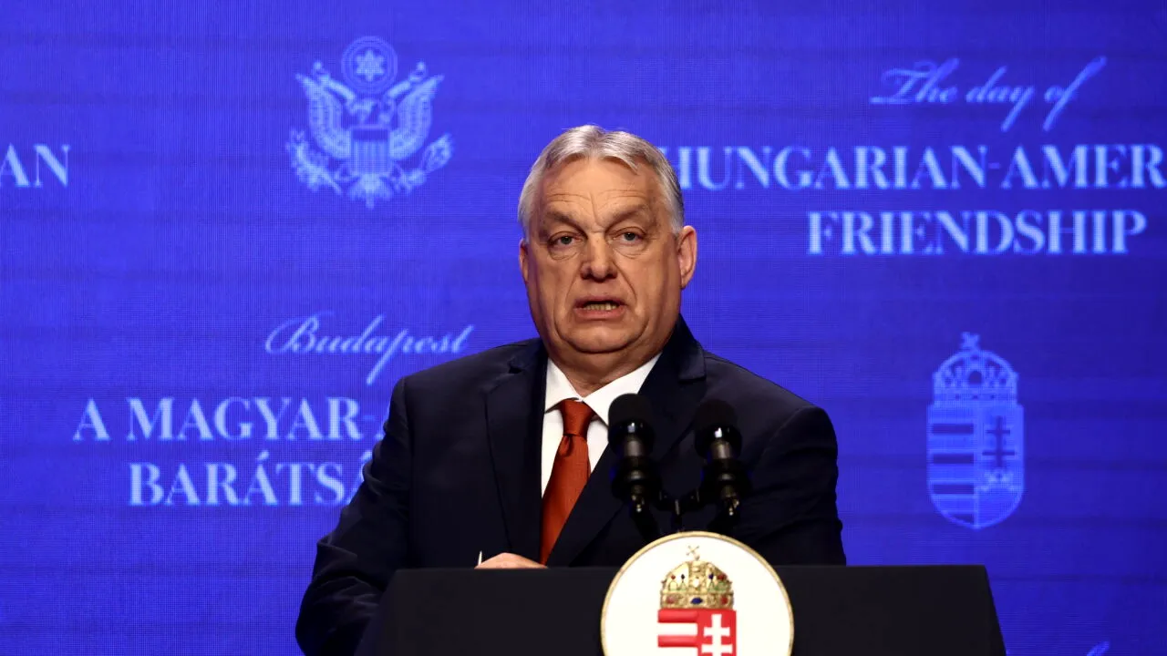 POLITICO: Parlamentul maghiar a adoptat un amendament constituțional care i-ar putea interzice lui Viktor Orban să revină la putere