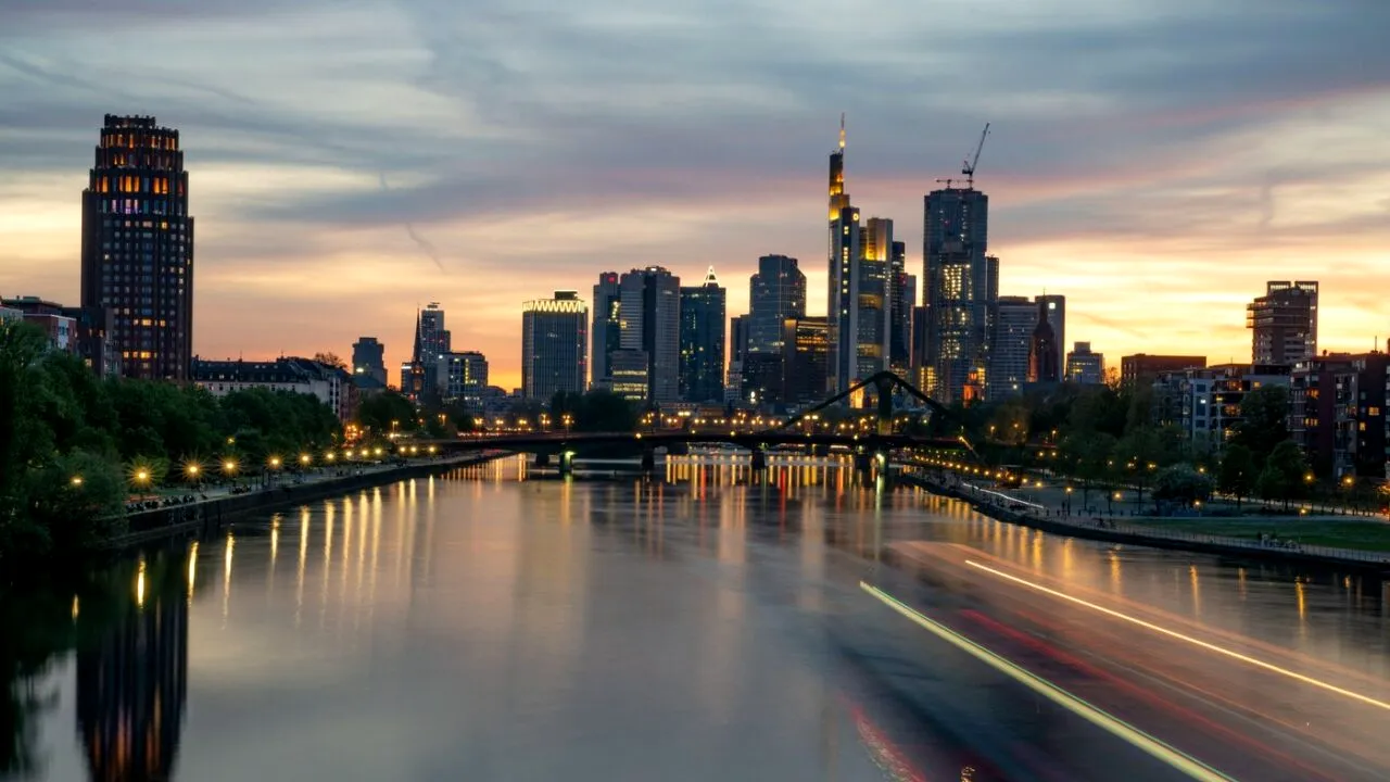 BCE constată că sistemul de plăți în zona euro este ”FRAGMENTAT”, cerând avansarea digitalizării și reducerea dependențelor externe