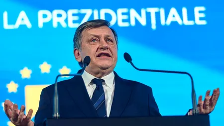 Crin Antonescu susține că Iohannis și-ar putea anunța luni RETRAGEREA din funcția de președinte al României