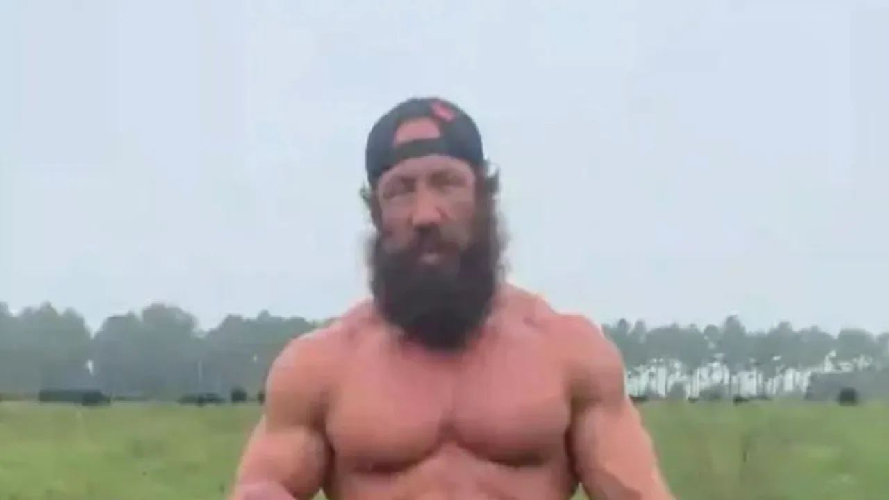 Cine este Brian Johnson, supranumit „Regele Ficatului”, bărbatul care mănâncă doar carne crudă