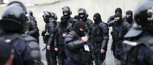 Percheziții în Dâmbovița, la persoane suspectate că au furat cabluri ale unei rețele de telefonie
