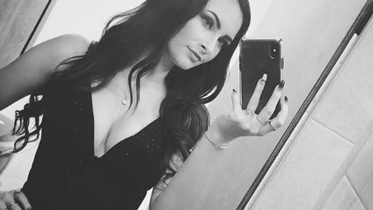 Tânără arestată după ce și-a bătut iubitul: L-a apucat de testicule și l-a strâns atât de tare încât i-a dat sângele