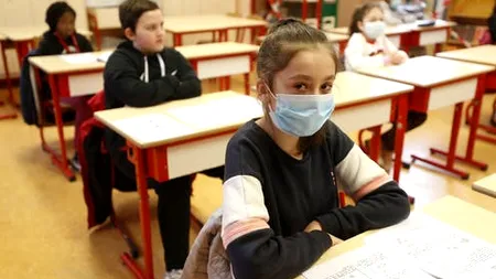 Care sunt cele patru scenarii prevăzute pentru suspendarea orelor de curs atunci când un cadru didactic se infectează/ Ce se întâmplă când  apar minim 3 cazuri de îmbolnăvire cu coronavirus în rândul elevilor