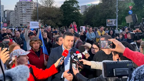Ciprian Ciucu s-a alăturat manifestației din Piața Victoriei: „Vreau să le mulțumesc oamenilor că sunt alături de Ilie Bolojan”