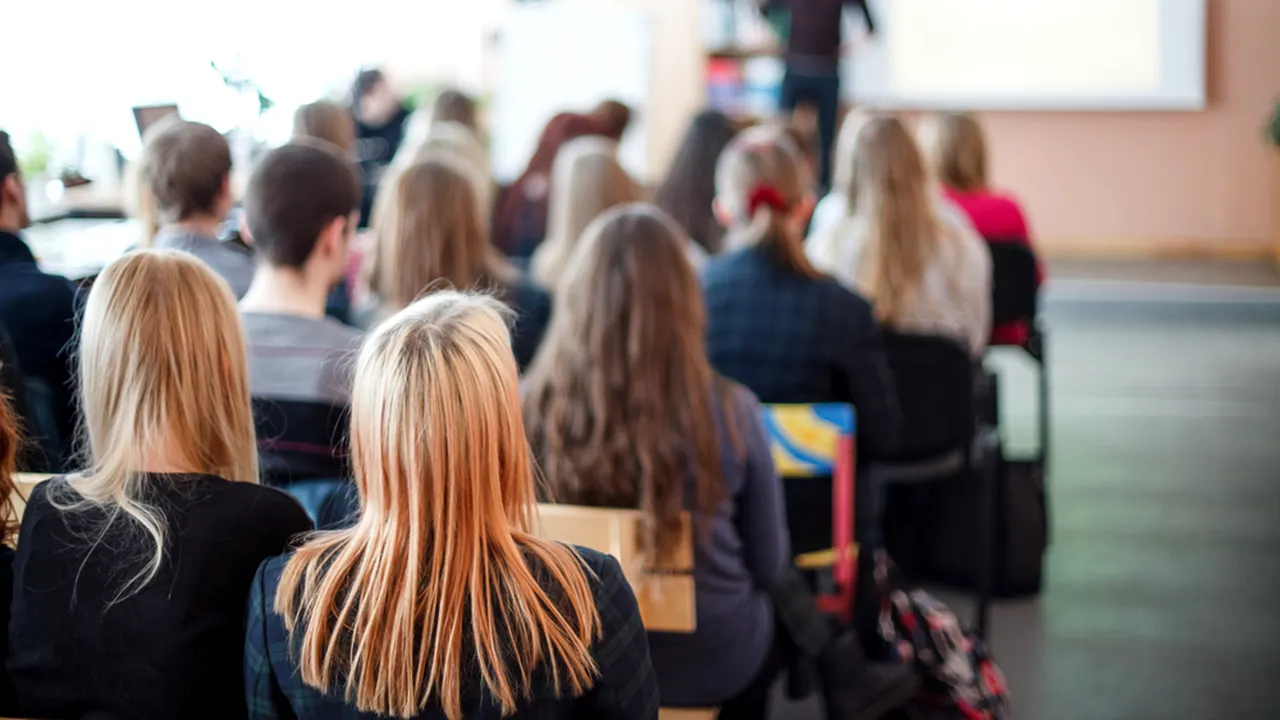 Elevii de liceu din Rusia vor învăța despre „operațiunea militară specială” din Ucraina, care va fi introdusă în curând în manualele de ISTORIE