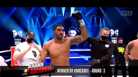 Victorie istorică a luptătorului român de kickboxing. Benjamin Adegbuyi l-a făcut K.O. pe legendarul Badr Hari