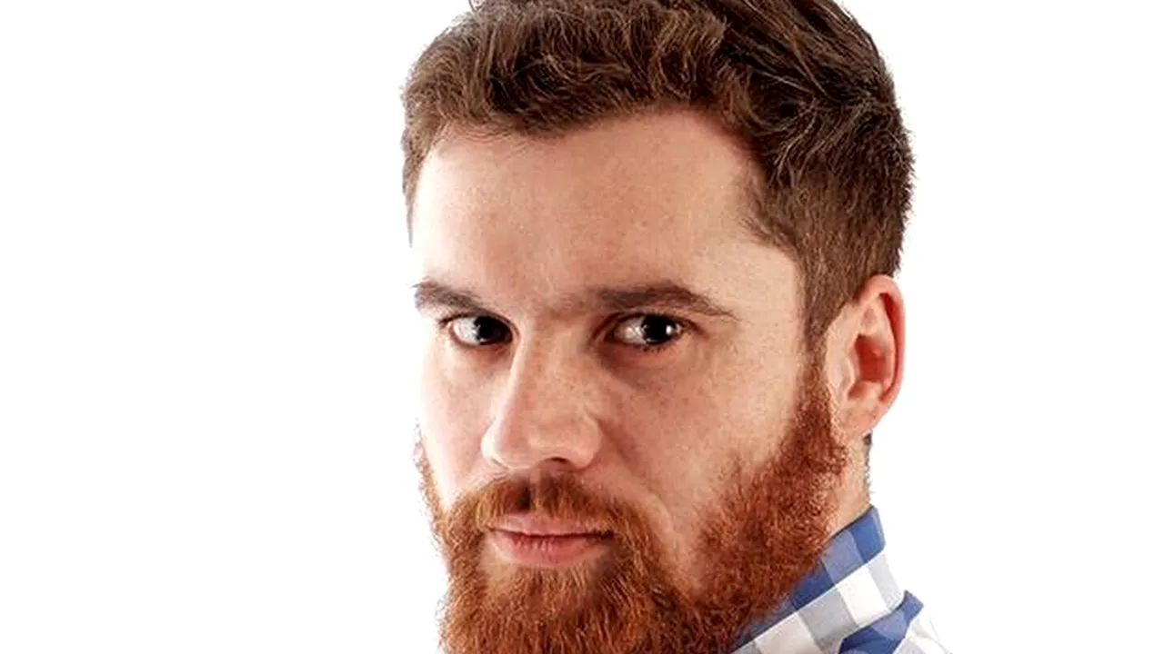 Un corporatist de 29 de ani și-a făcut o afacere de un milion de euro în timp ce muncea nouă ore pe zi pentru o multinațională