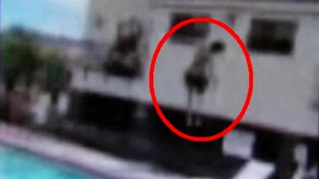 Gestul teribilist al unui student: a vrut să sară în piscină de pe acoperiș. VIDEO