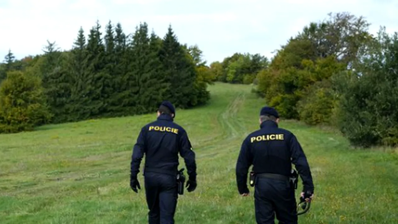 Guvernul slovac a decis menținerea controalelor la frontiera cu Ungaria, din cauza CREȘTERII numărului de imigranţi ilegali