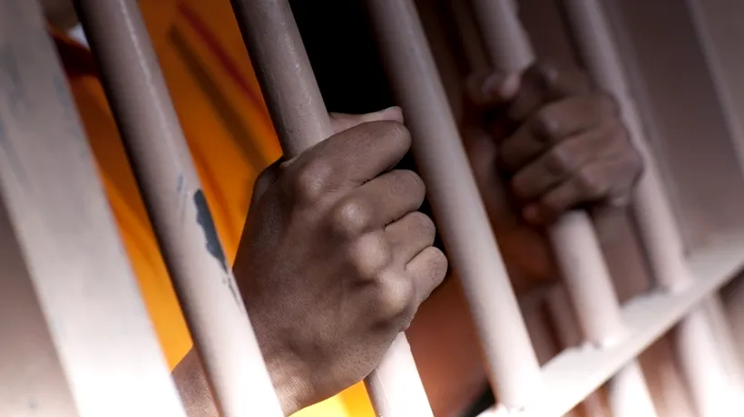 Doi deținuți din Penitenciarul Giurgiu, cercetați pentru înșelăciuni prin telefon