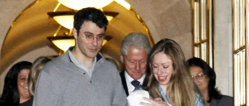 Prima fotografie oficială cu nepoata lui Bill Clinton. Chelsea Clinton și fiica sa au părăsit maternitatea