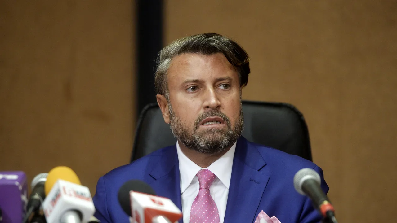 Cătălin Botezatu a fost operat de urgență. Mesajul transmis de designer - FOTO