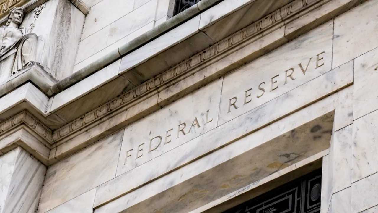 The Fed decide să accepte o inflație mai mare pentru a susține crearea de locuri de muncă