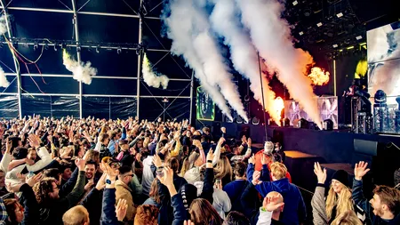 „Festival de probă” în Olanda. 1.500 de persoane au petrecut în pandemie, dar în scop științific - FOTO/VIDEO