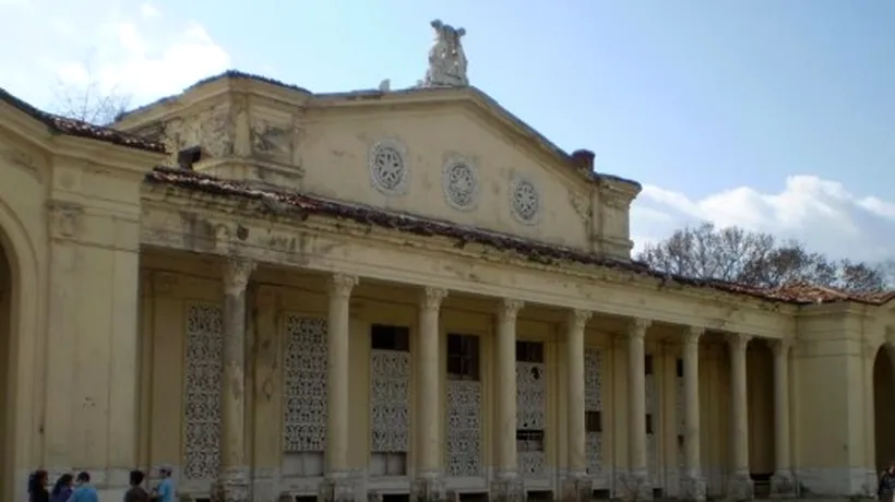 Primăria Capitalei vrea să renoveze Teatrul de vară din Parcul Bazilescu