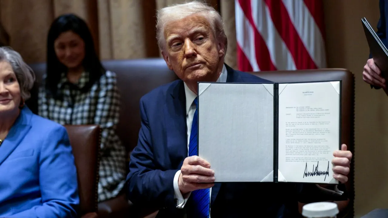 Trump REDESCHIDE minele de cărbune! „Va fi posibil să extragem cantități uriașe de minerale strategice și pământuri rare, de care avem nevoie”