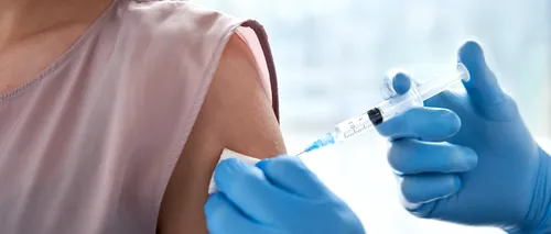 FDA a adăugat un nou avertisment în prospectele vaccinurilor Pfizer și Moderna