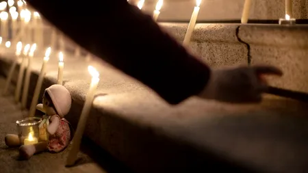 Doliu național în Canada după atacul armat de la școala din Tumbler Ridge. Ce a făcut atacatorul înainte să deschidă focul?