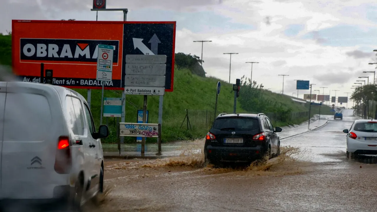 COD portocaliu de ploi și vânt pentru Barcelona și Insulele Baleare. Ce trebuie să știe turiștii români